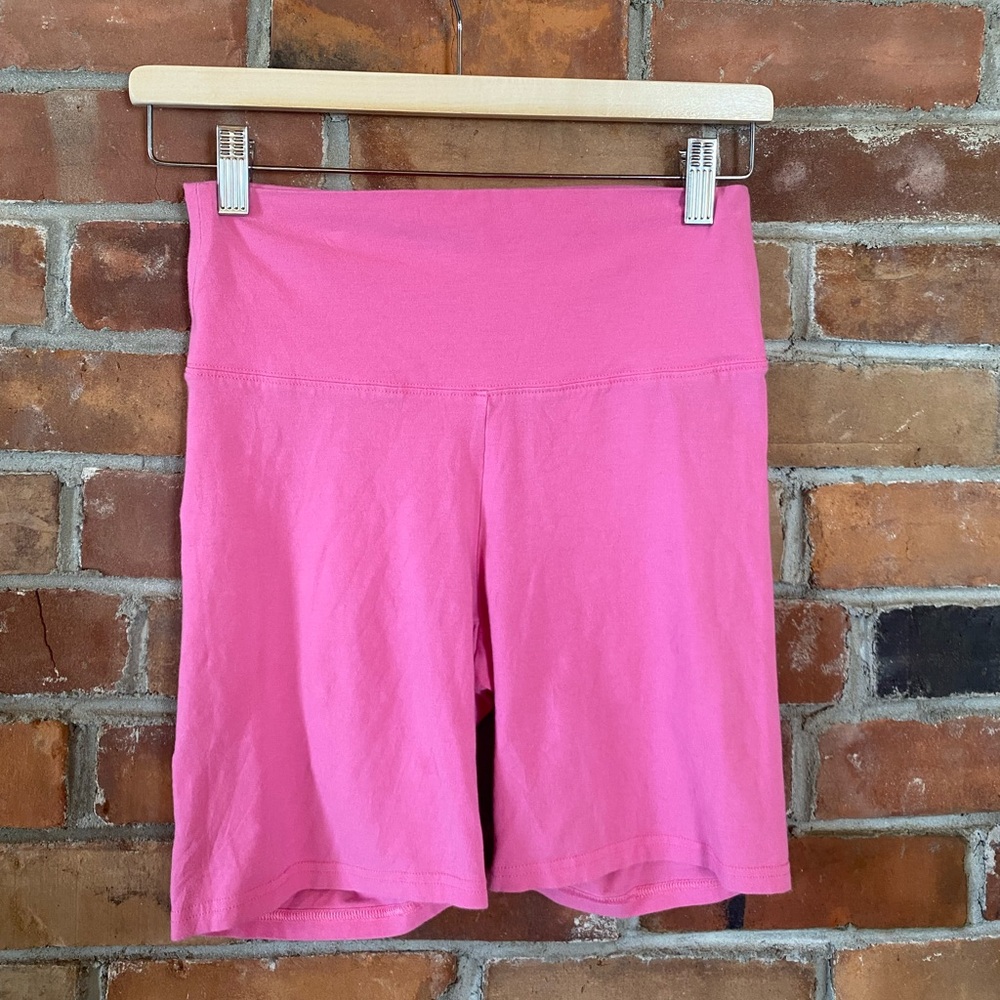 ARITZIA TNA biker Shorts Size Small 7” Inseam